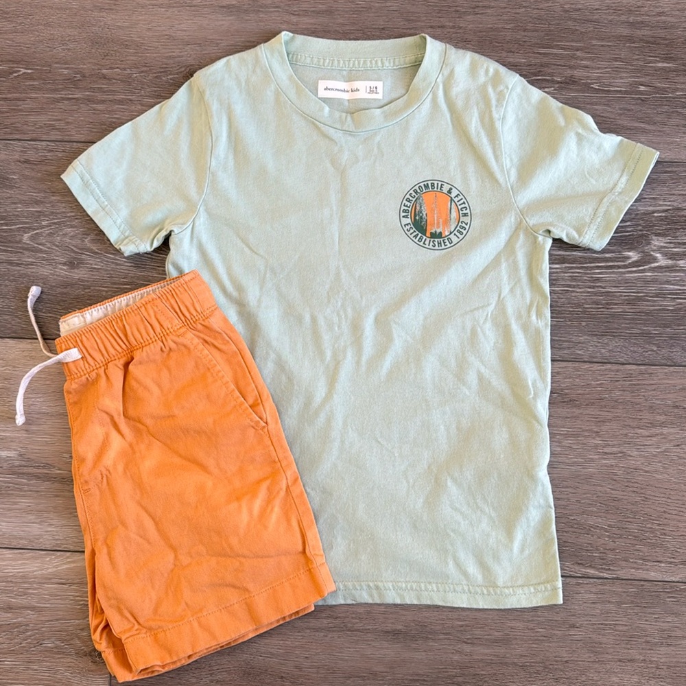 Abercrombie tee and shorts